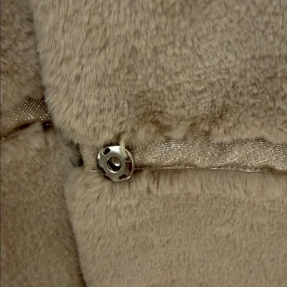 Vita Grace Women's Taupe Faux Fur Teddy Jacket - Plush Short Coat - Picture 5 of 6
